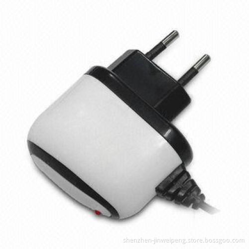 Travel Charger in Nice Design, RoHS Directive-compliant